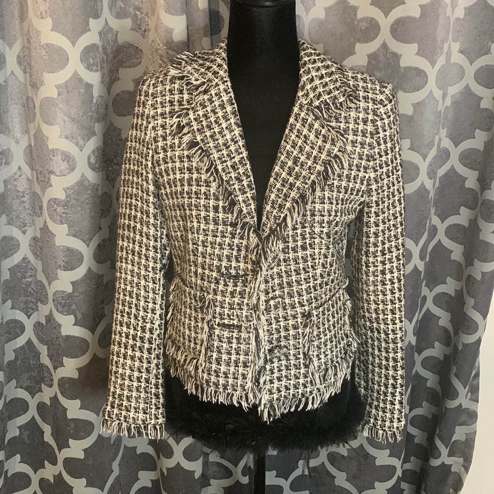 Fringe trim tweed coat size M by Trulia